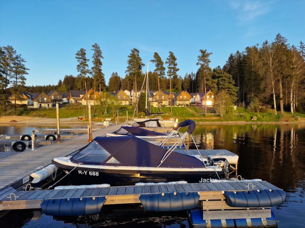 Deluxe Apartment Lipno - Lake Side Village, Frymburk Nad Vltavou エクステリア 写真